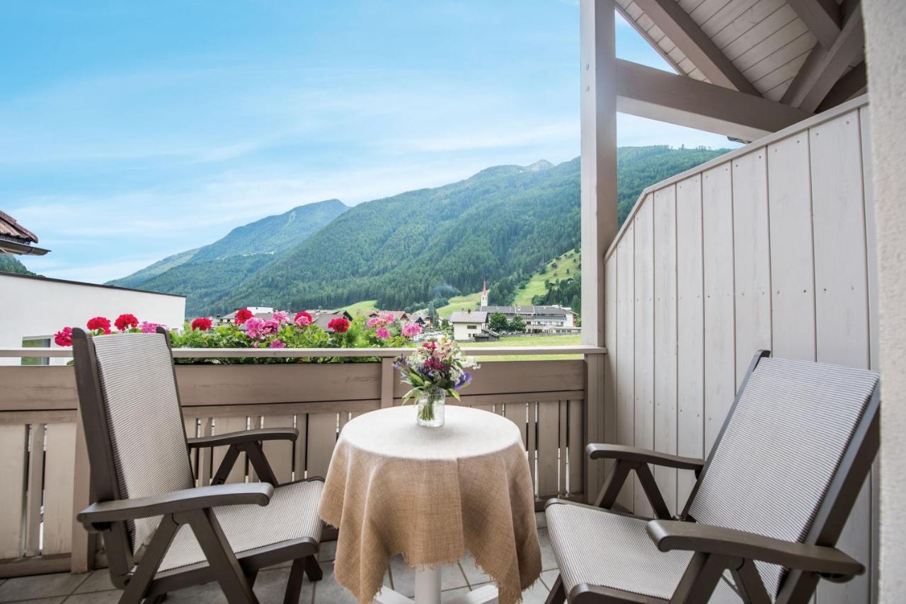 Hotel Fronza - Your Hike & Mountain Home Lutago Exterior foto