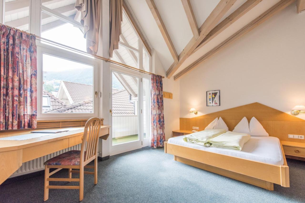 Hotel Fronza - Your Hike & Mountain Home Lutago Exterior foto