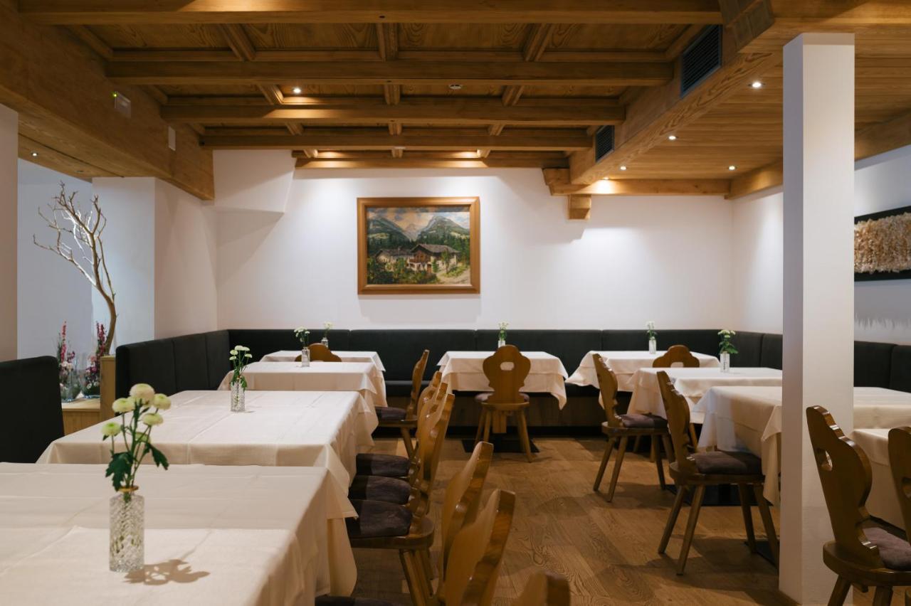 Hotel Fronza - Your Hike & Mountain Home Lutago Exterior foto