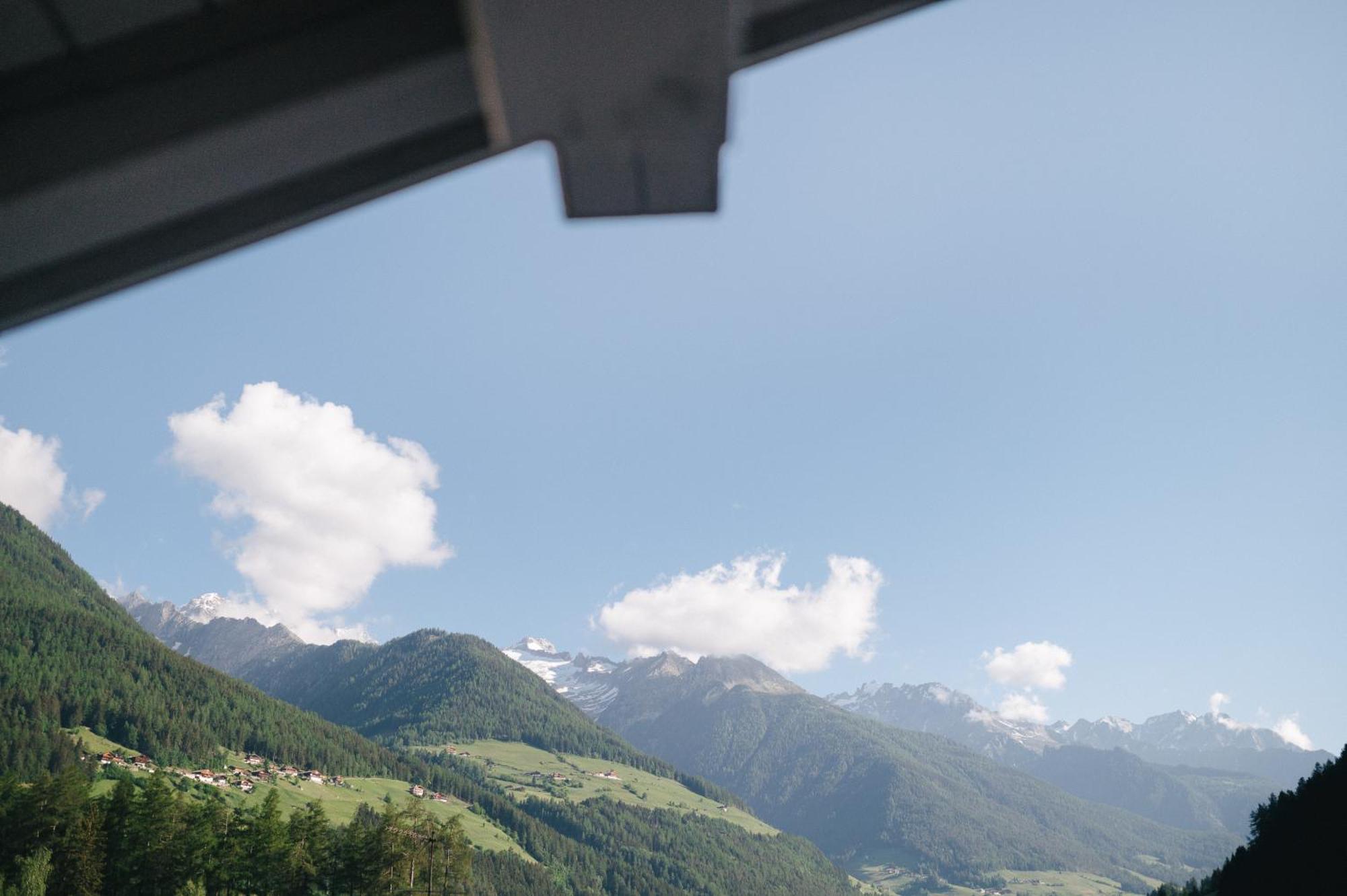 Hotel Fronza - Your Hike & Mountain Home Lutago Exterior foto
