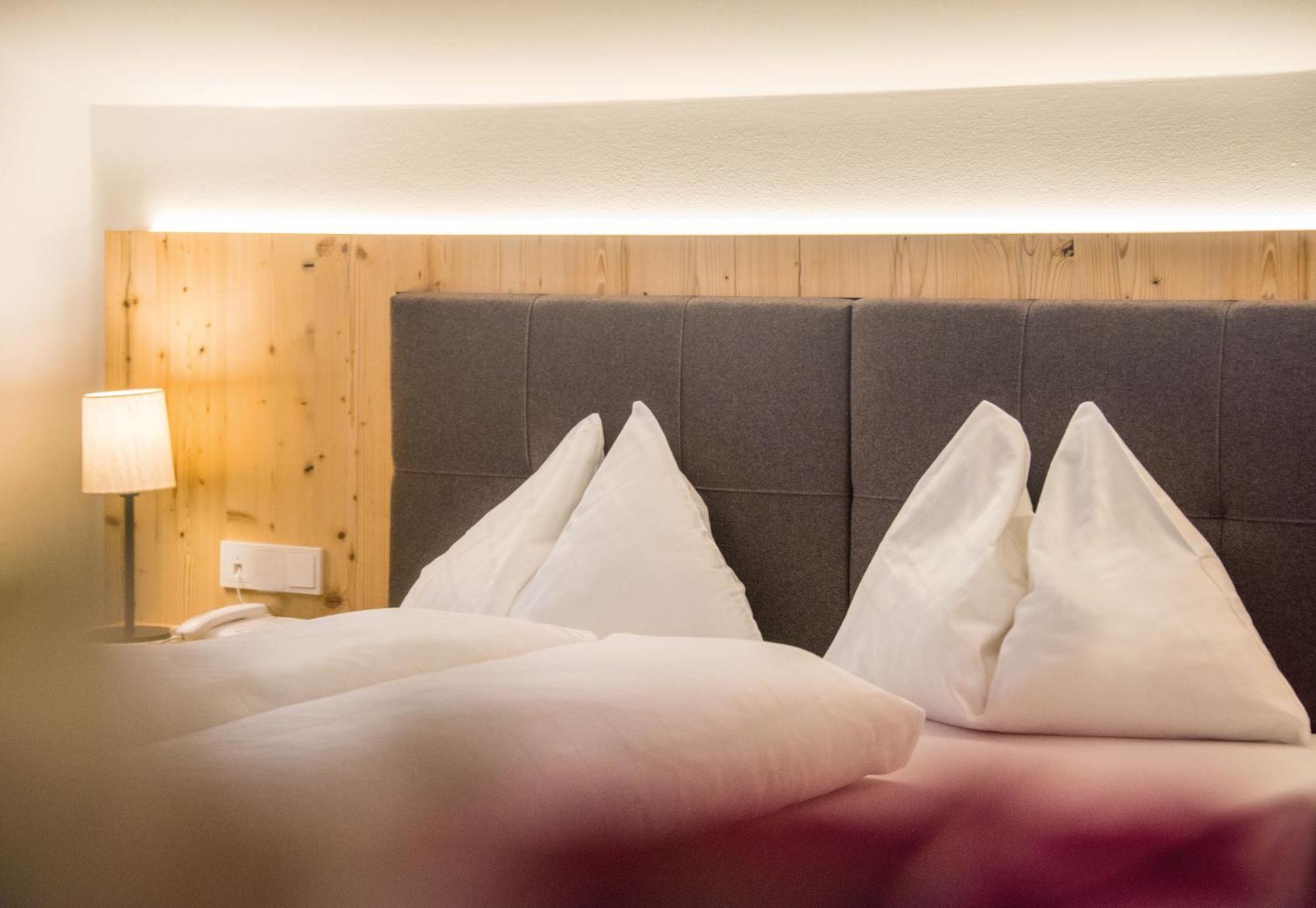 Hotel Fronza - Your Hike & Mountain Home Lutago Cameră foto